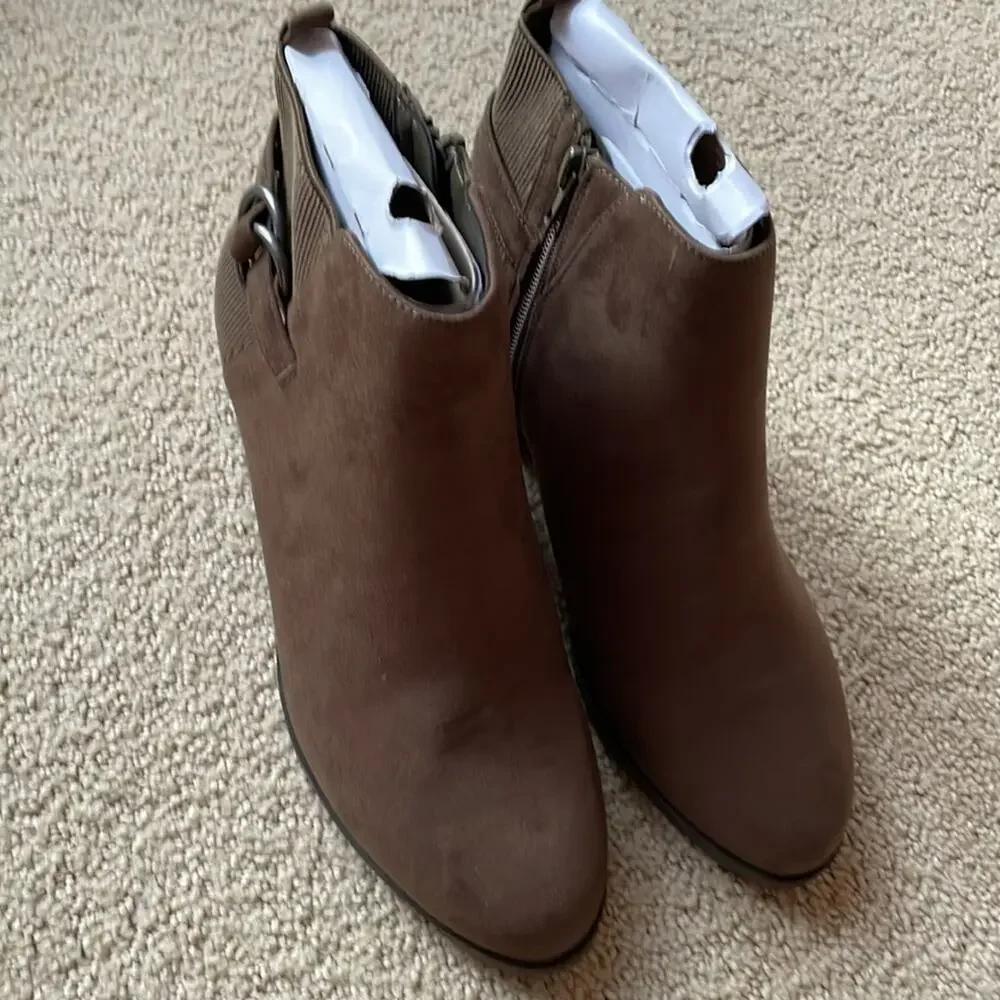 Market & Spruce Ankle Boots - Picture 2 of 5